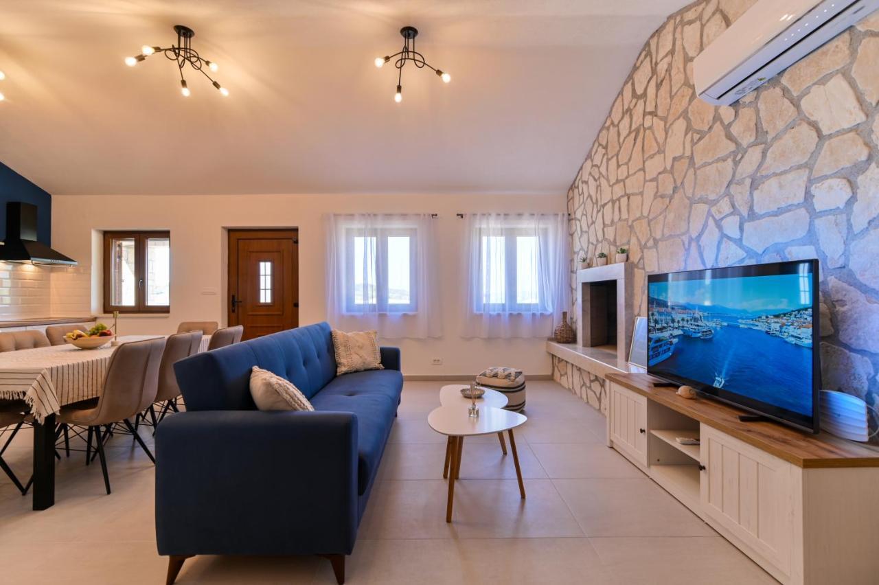 Villa Rudini With Heated Pool Okrug Gornji Dış mekan fotoğraf