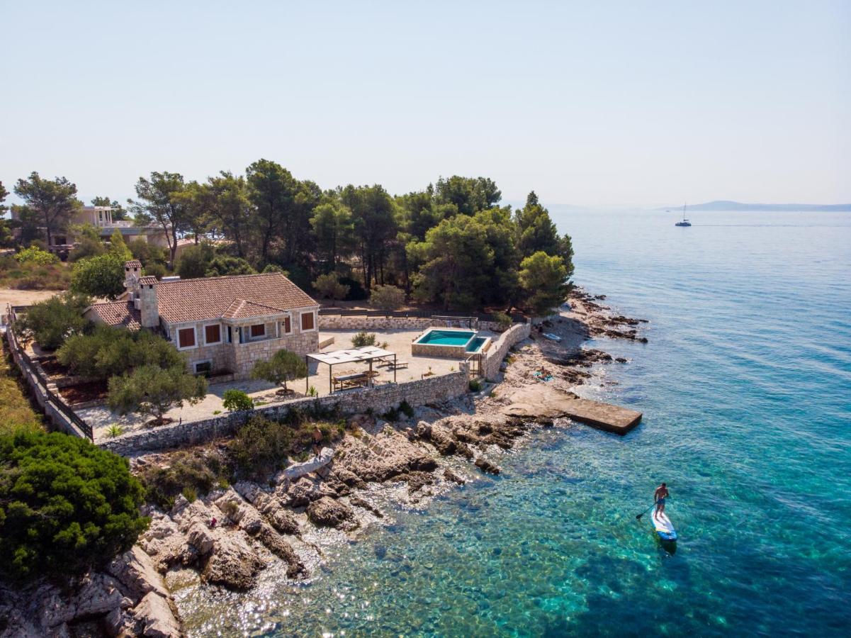 Villa Rudini With Heated Pool Okrug Gornji Dış mekan fotoğraf