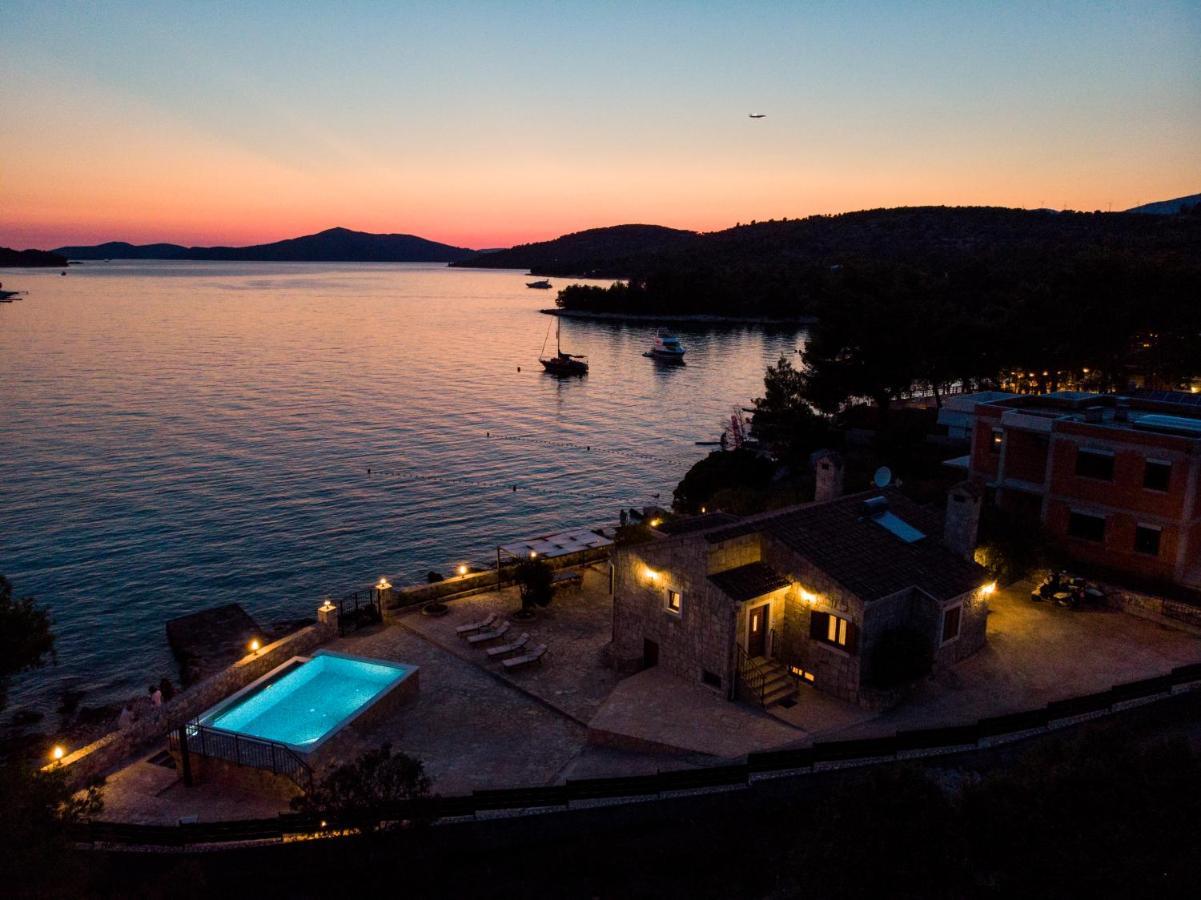 Villa Rudini With Heated Pool Okrug Gornji Dış mekan fotoğraf