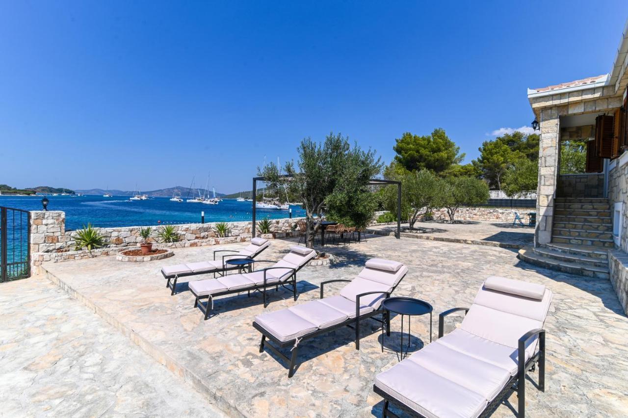 Villa Rudini With Heated Pool Okrug Gornji Dış mekan fotoğraf