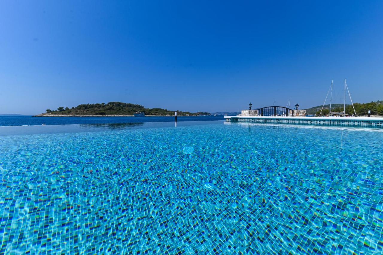 Villa Rudini With Heated Pool Okrug Gornji Dış mekan fotoğraf