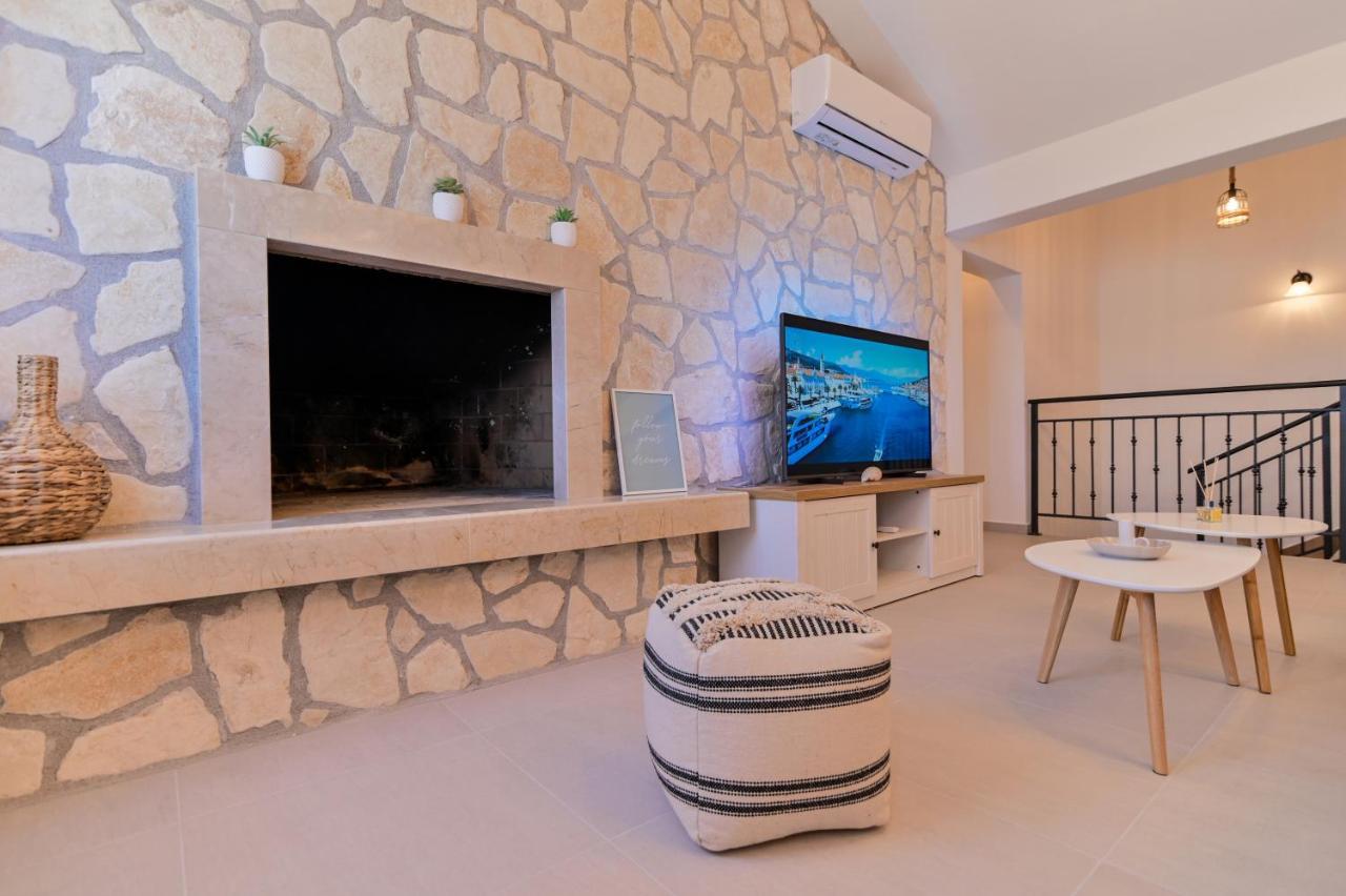 Villa Rudini With Heated Pool Okrug Gornji Dış mekan fotoğraf