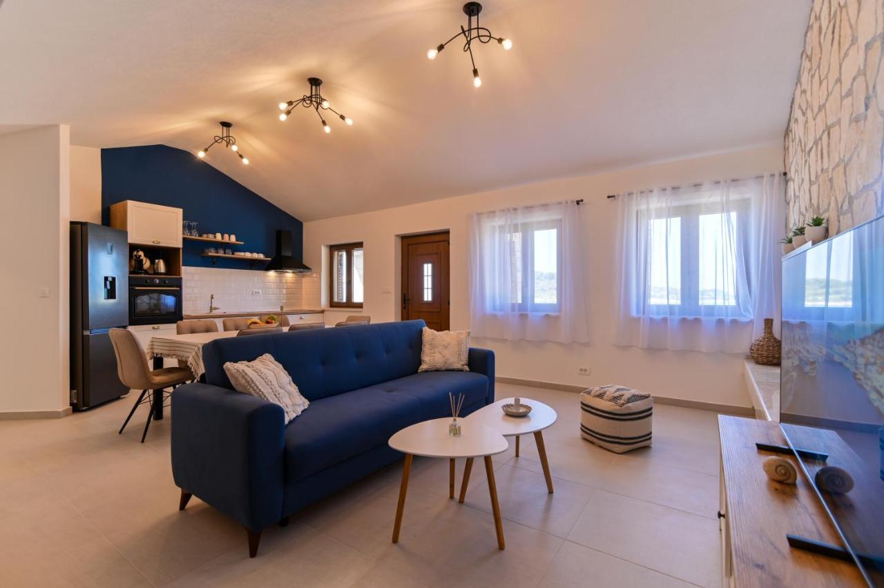 Villa Rudini With Heated Pool Okrug Gornji Dış mekan fotoğraf