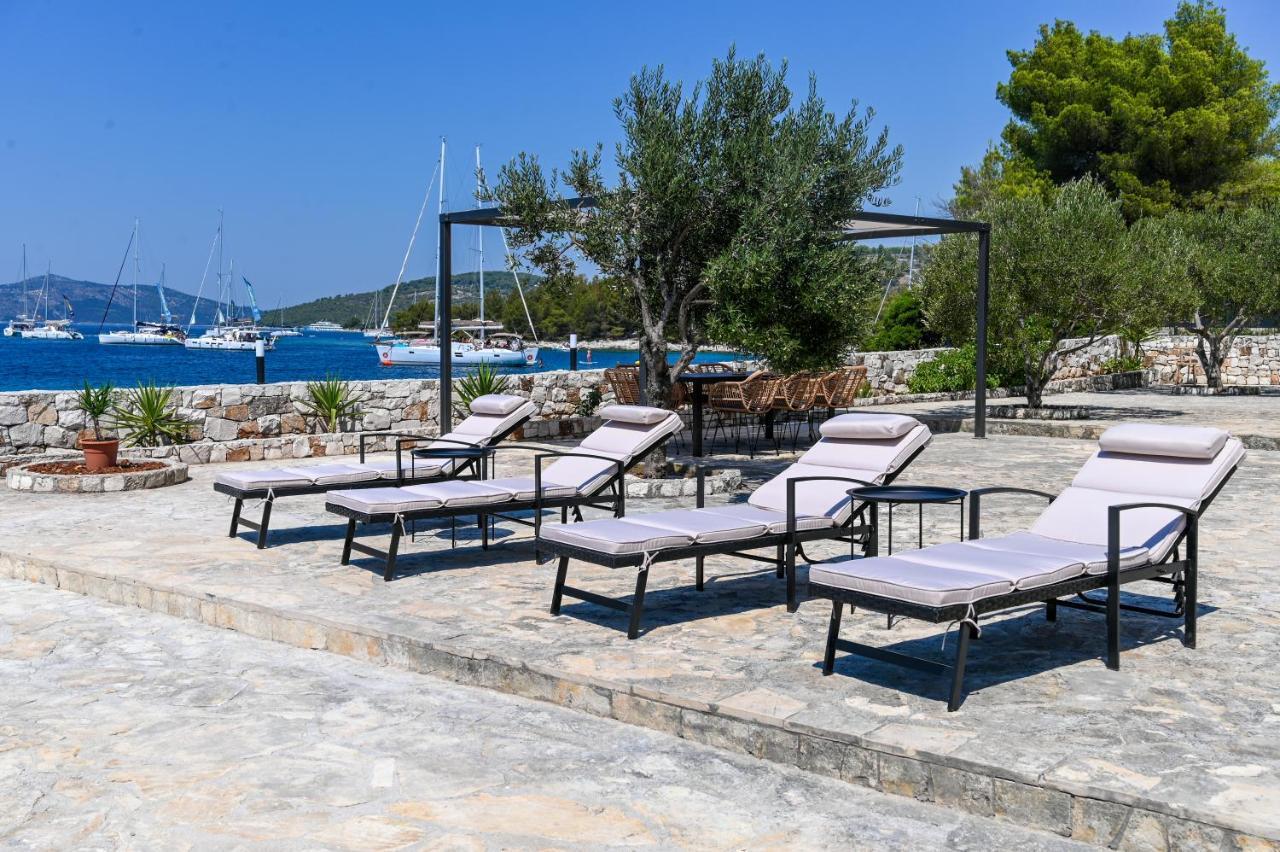 Villa Rudini With Heated Pool Okrug Gornji Dış mekan fotoğraf