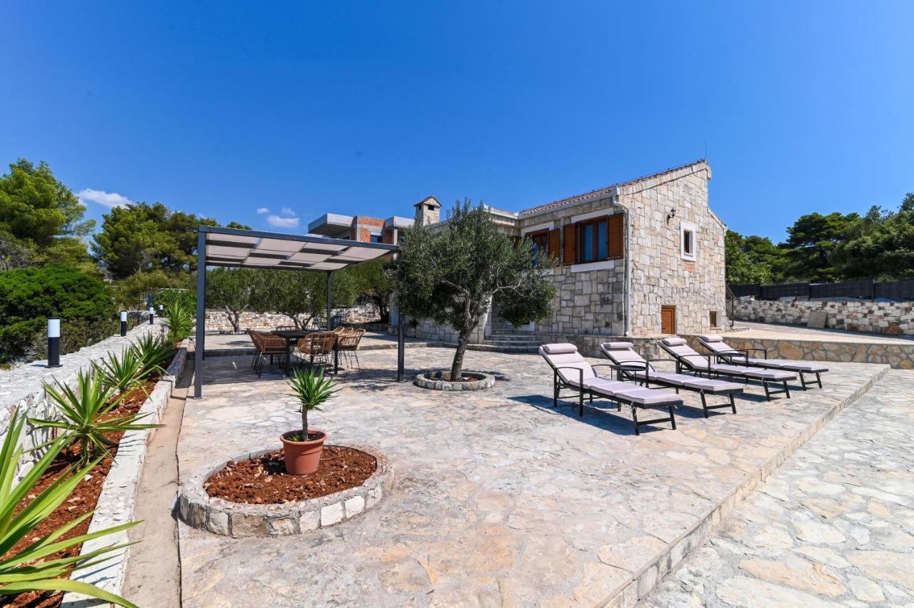 Villa Rudini With Heated Pool Okrug Gornji Dış mekan fotoğraf