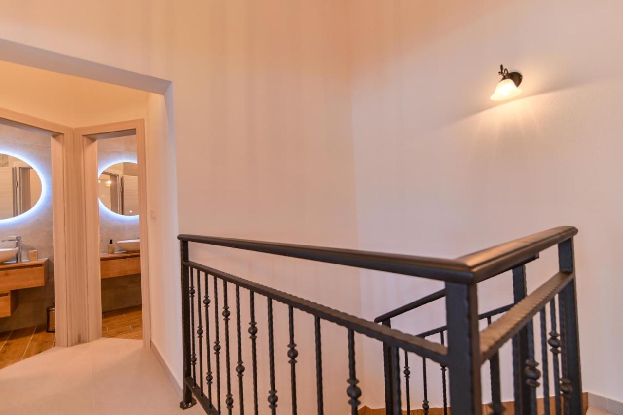 Villa Rudini With Heated Pool Okrug Gornji Dış mekan fotoğraf