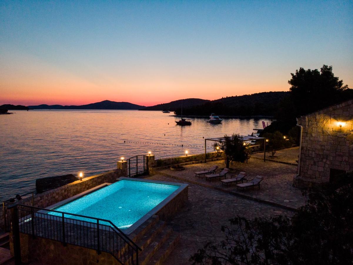 Villa Rudini With Heated Pool Okrug Gornji Dış mekan fotoğraf