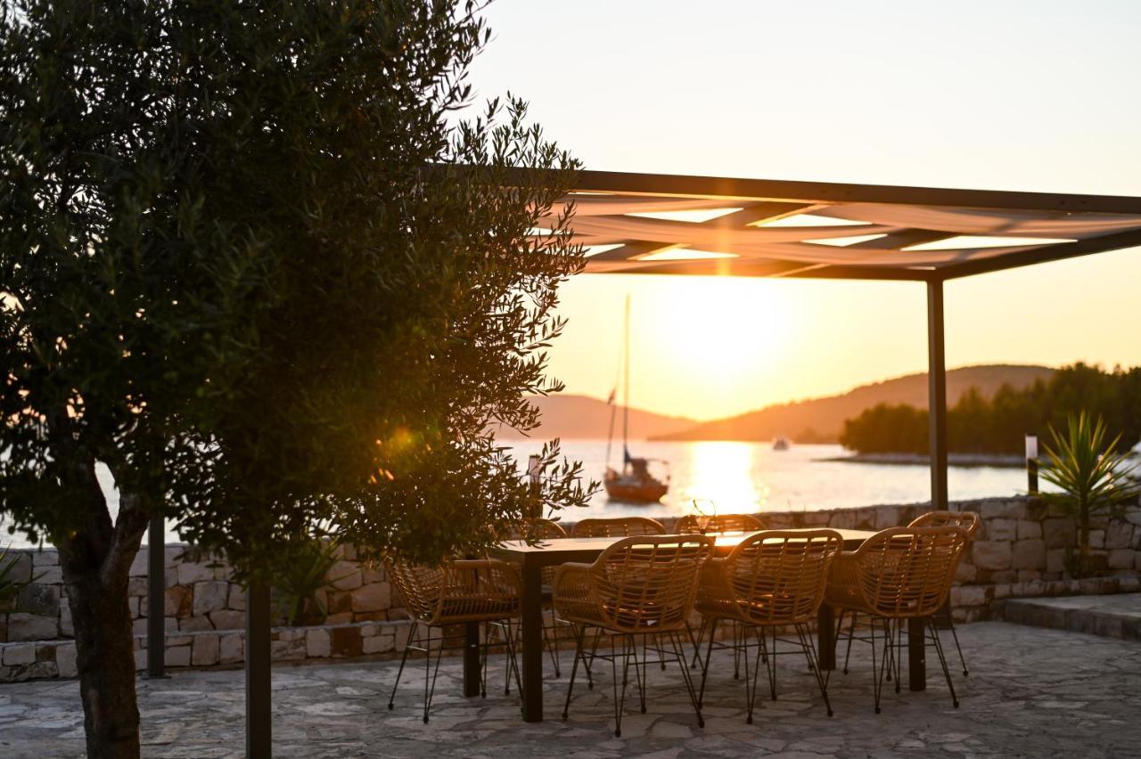 Villa Rudini With Heated Pool Okrug Gornji Dış mekan fotoğraf