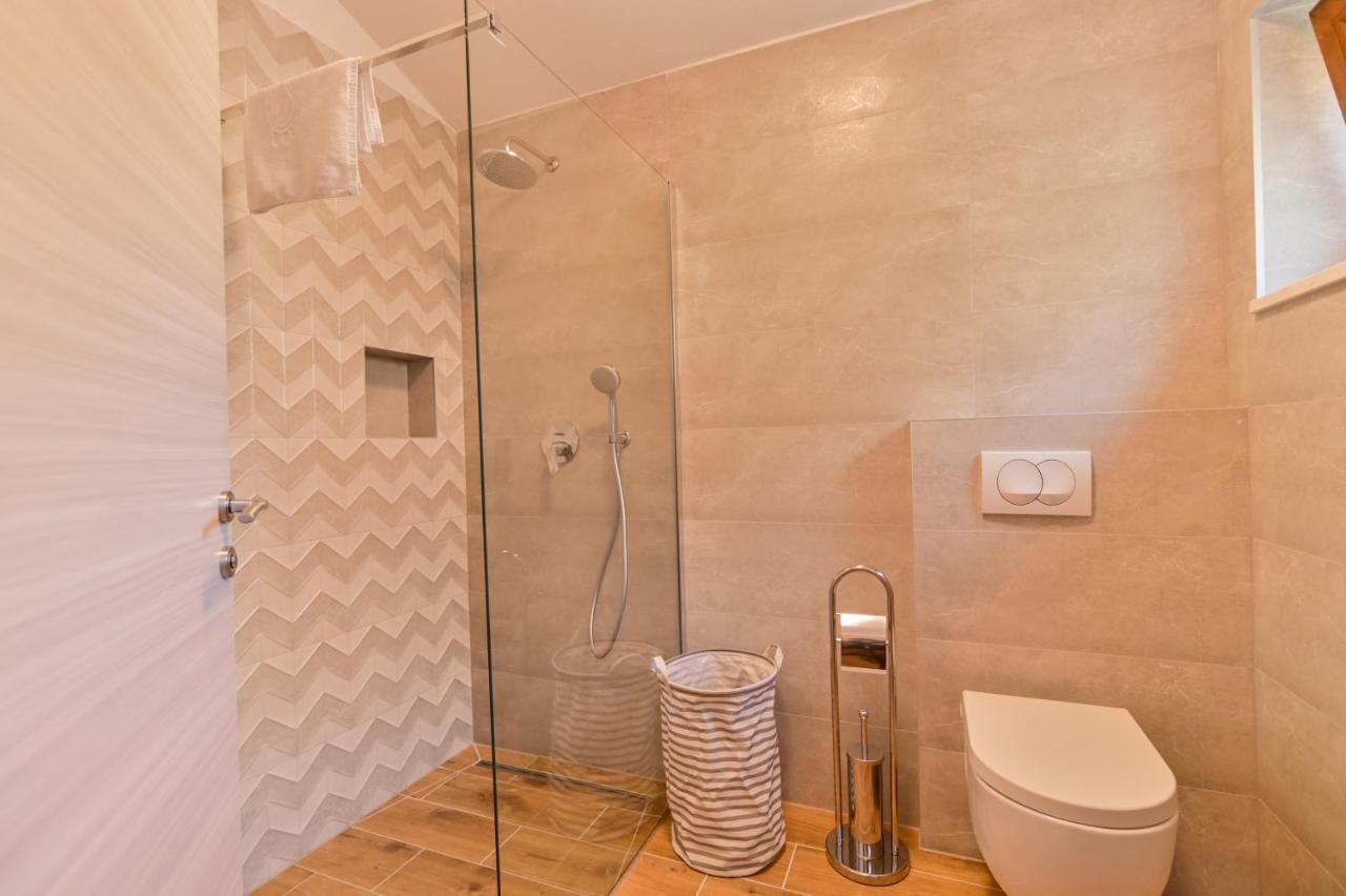 Villa Rudini With Heated Pool Okrug Gornji Dış mekan fotoğraf