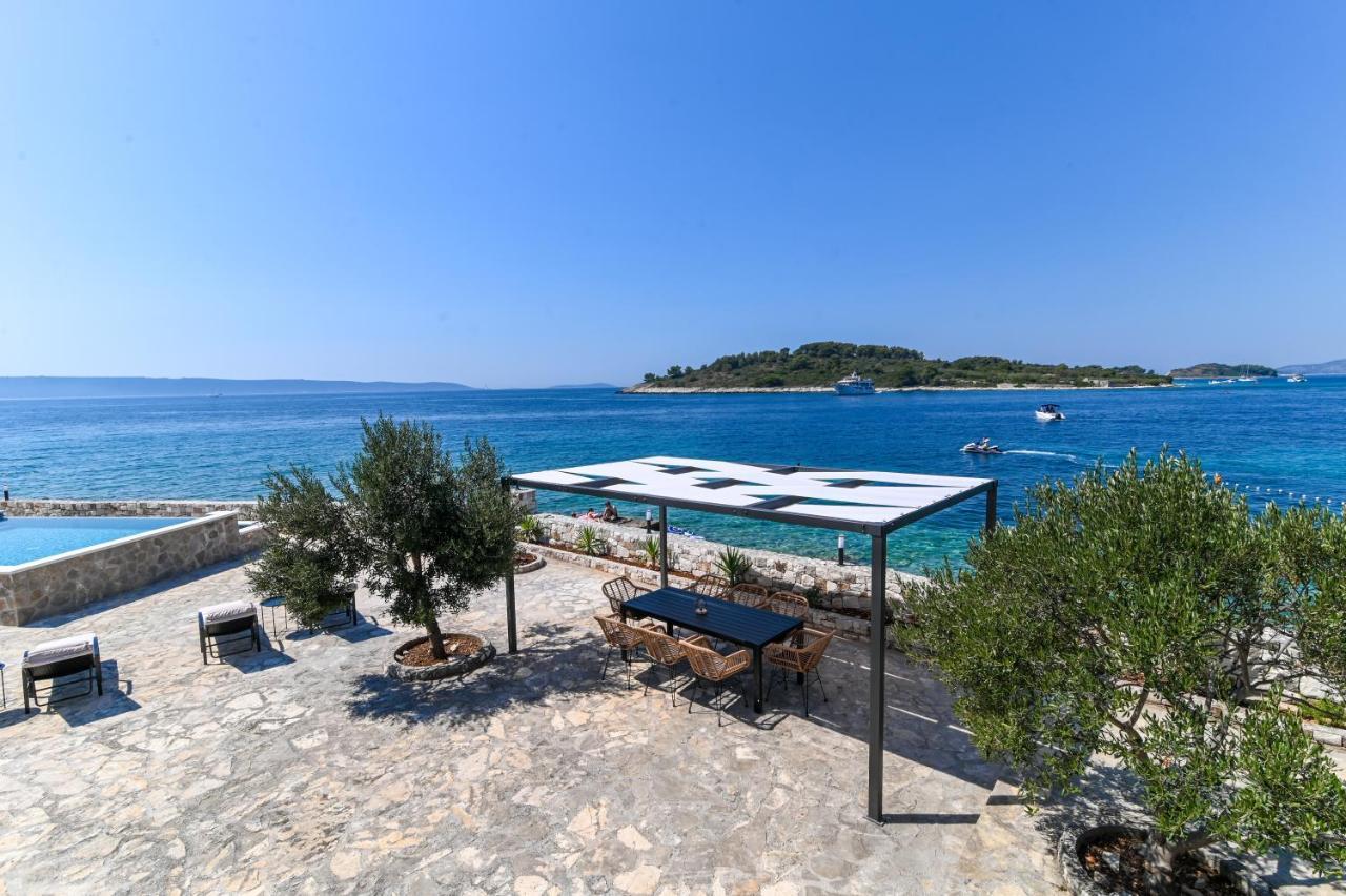 Villa Rudini With Heated Pool Okrug Gornji Dış mekan fotoğraf