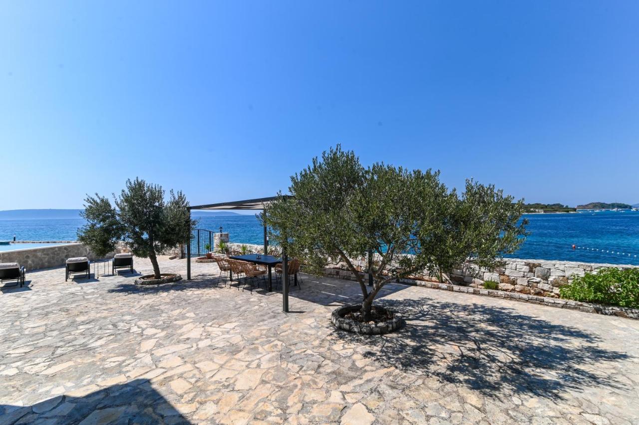 Villa Rudini With Heated Pool Okrug Gornji Dış mekan fotoğraf